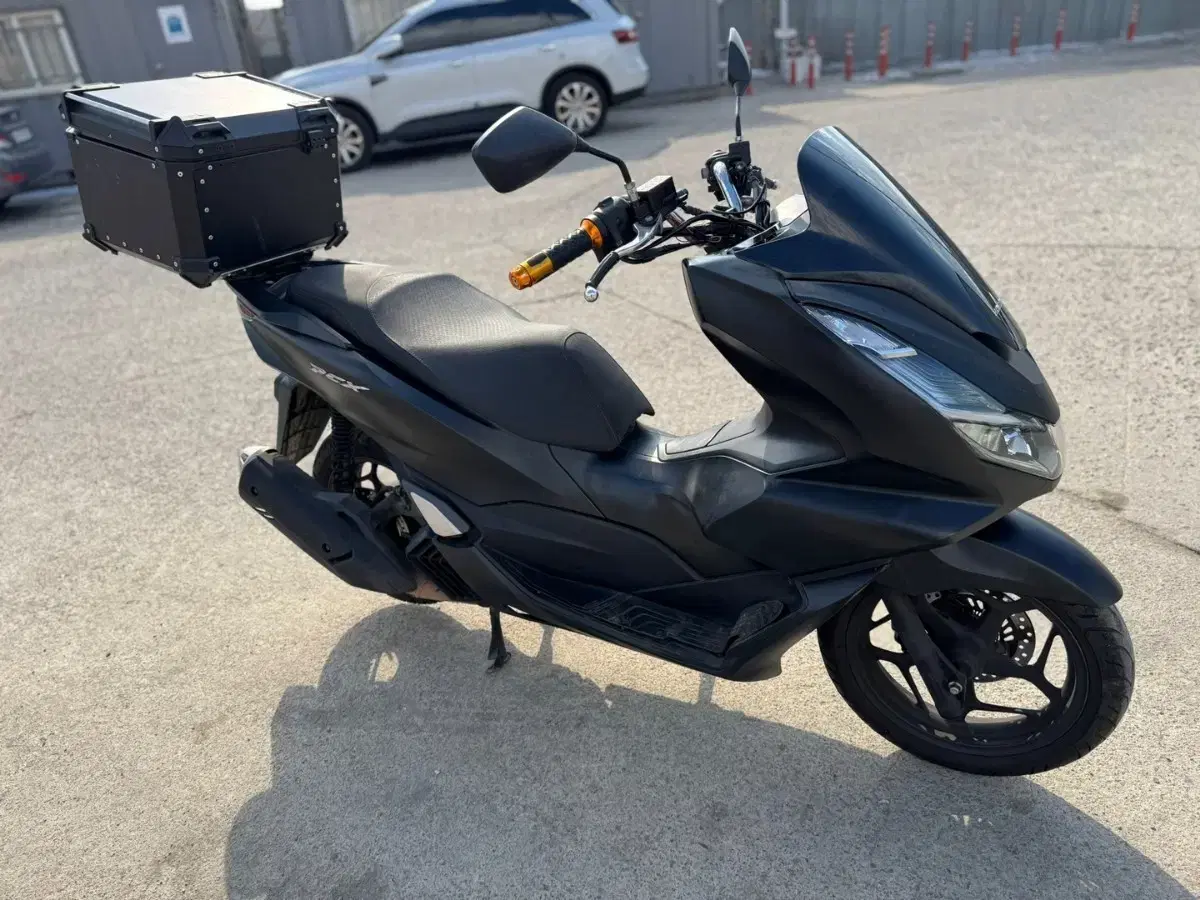 혼다 pcx125 22년 abs 짧은키로수 팝니다